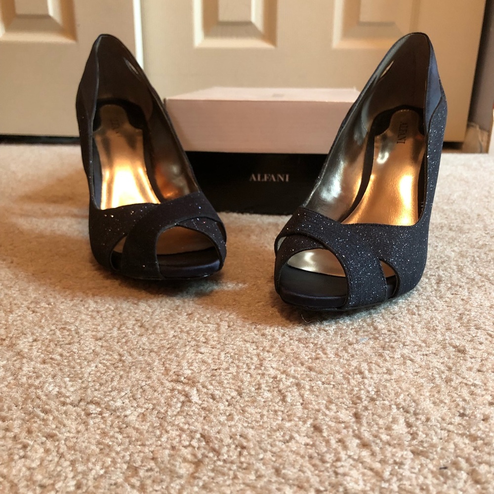 Navy blue heels